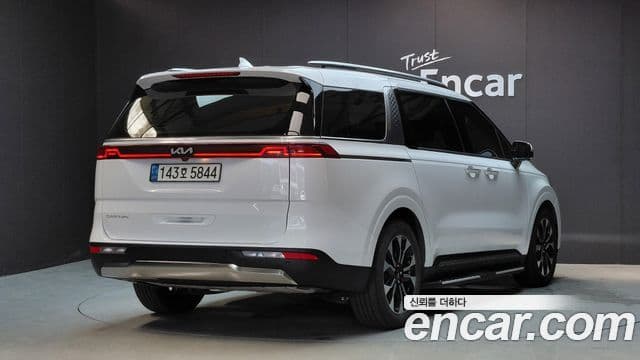 Kia Carnival 2021 — Фото 2/20