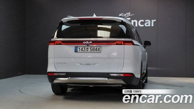 Kia Carnival 2021 — Фото 4/20