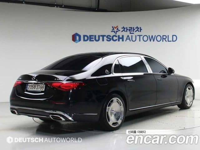 Mercedes-Benz S-Class 2023 — Photo 15/20