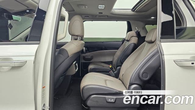 Kia Carnival 2024 — Фото 12/20