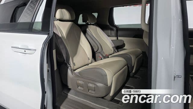 Kia Carnival 2021 — Фото 11/20