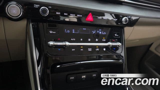 Kia Carnival 2021 — Фото 18/20