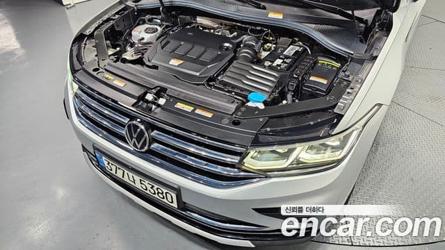 Volkswagen Tiguan 2021 — Şəkil 30/35