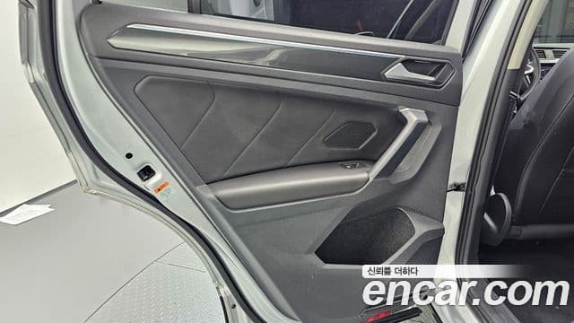 Volkswagen Tiguan 2021 — Şəkil 26/35