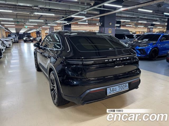 Porsche Macan EV 2025 — ფოტო 17/20