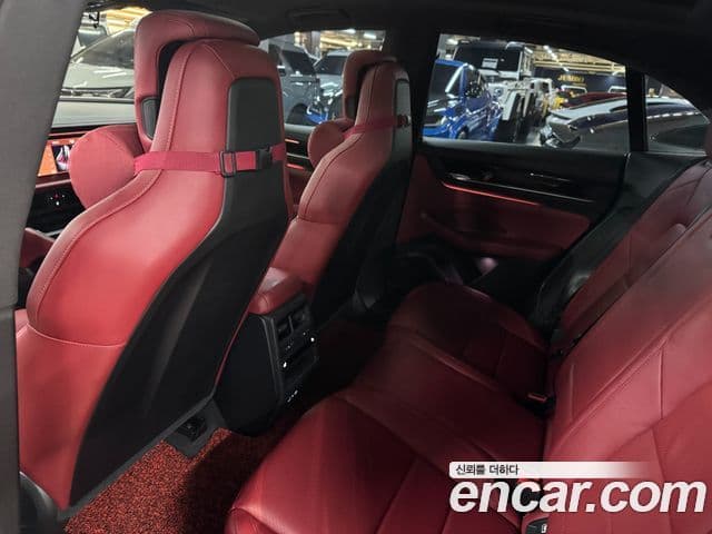 Porsche Macan EV 2025 — ფოტო 15/20