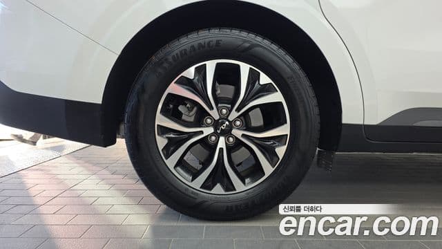 Kia Carnival 2023 — Фото 5/20