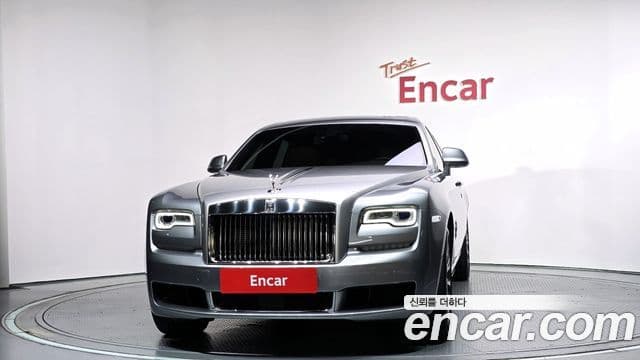 Rolls-Royce Ghost 2018 — ფოტო 3/20