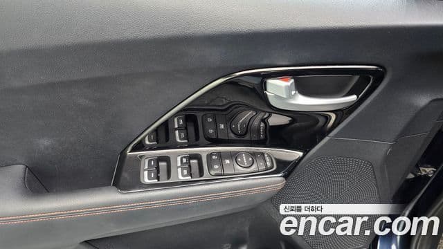 Kia Niro 2019 — Şəkil 17/31