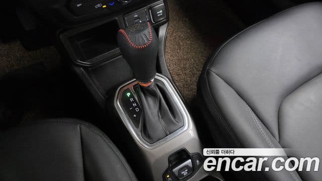 Jeep Renegade 2022 — Photo 23/32