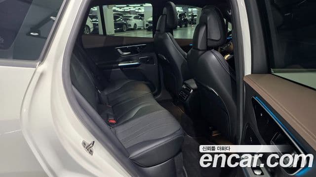 Mercedes-Benz EQE SUV 2026 — Photo 11/20