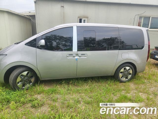 Hyundai Staria 2026 — Фото 3/17