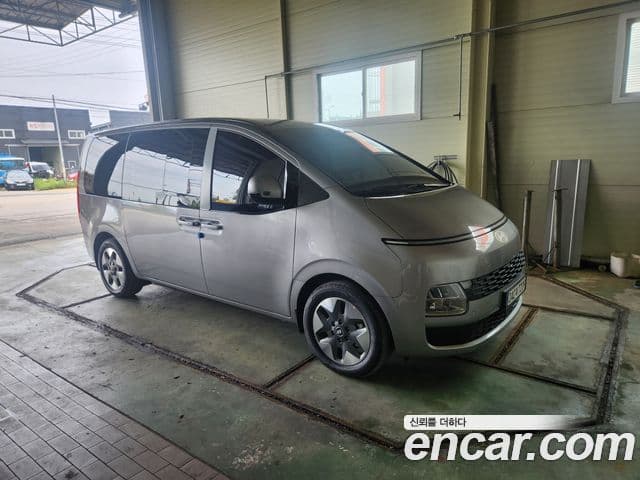Hyundai Staria 2026 — Фото 16/17