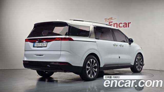 Kia Carnival 2022 — Фото 2/20