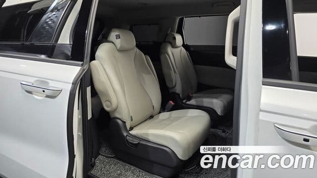 Kia Carnival 2022 — Фото 11/20