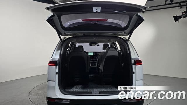Kia Carnival 2022 — Фото 18/20