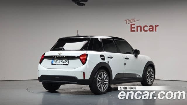 Mini Cooper C 2026 — ფოტო 5/30