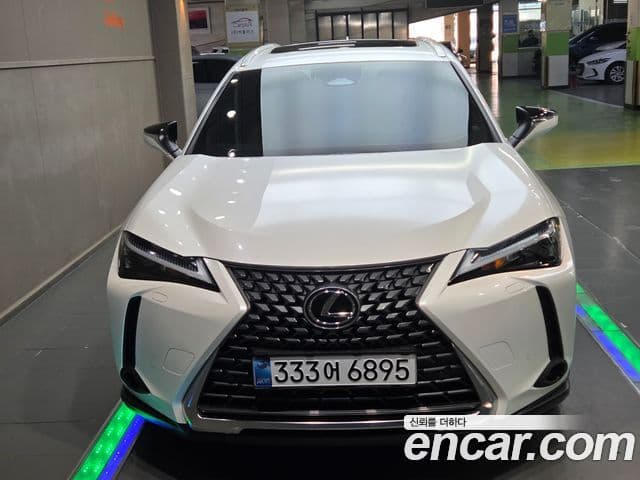 Lexus UX300h 2025 — Фото 1/20