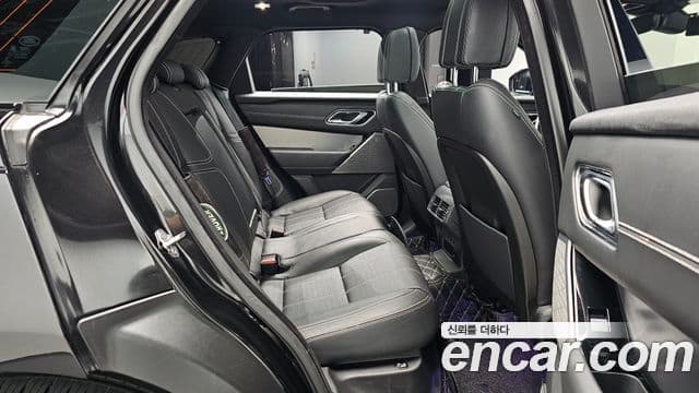 Land Rover Range Rover Velar 2018 — Фото 11/20