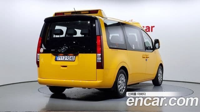 Hyundai Staria 2023 — Şəkil 18/20