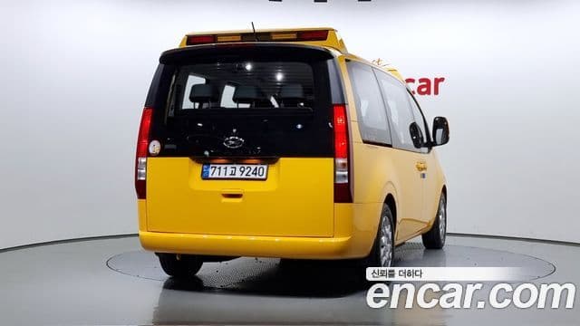 Hyundai Staria 2023 — Şəkil 4/20