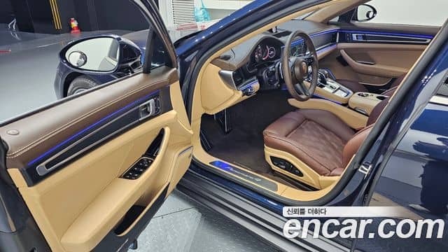 Porsche Panamera, 2022
