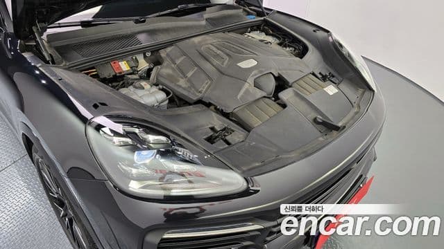 Porsche Cayenne 2020 — ფოტო 6/20