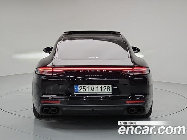 Porsche Panamera 2022 — ფოტო 3/20