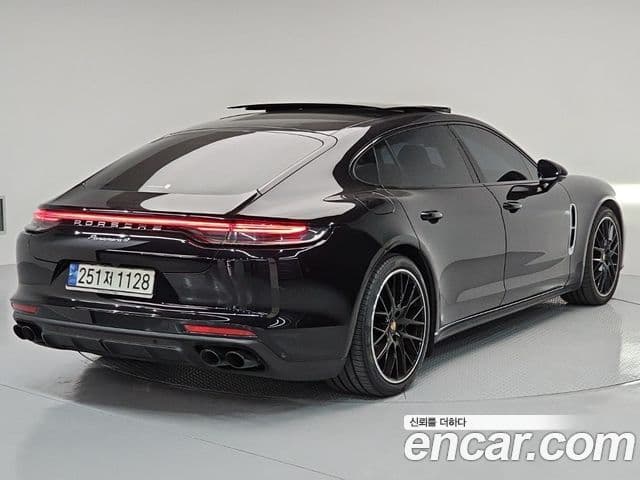 Porsche Panamera 2022 — ფოტო 4/20