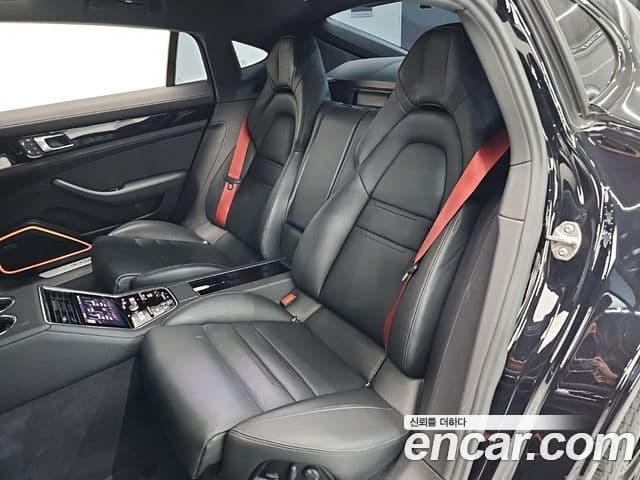Porsche Panamera 2022 — ფოტო 19/20
