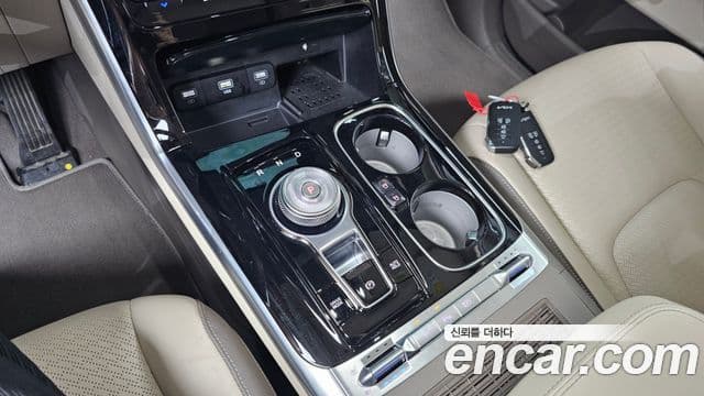 Kia Carnival 2023 — Şəkil 7/20