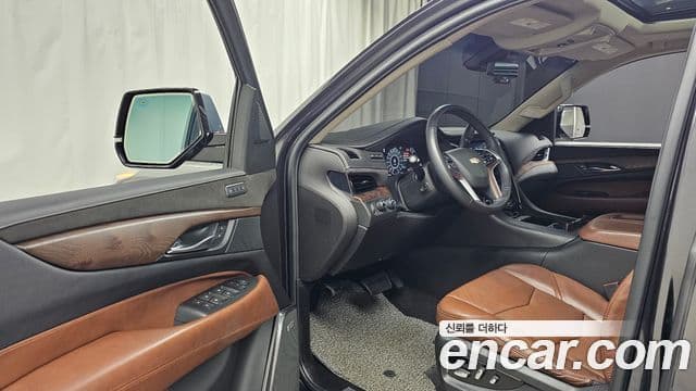 Cadillac Escalade 2018 — ფოტო 10/20
