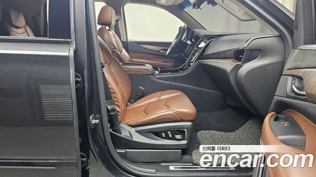 Cadillac Escalade 2018 — ფოტო 11/20
