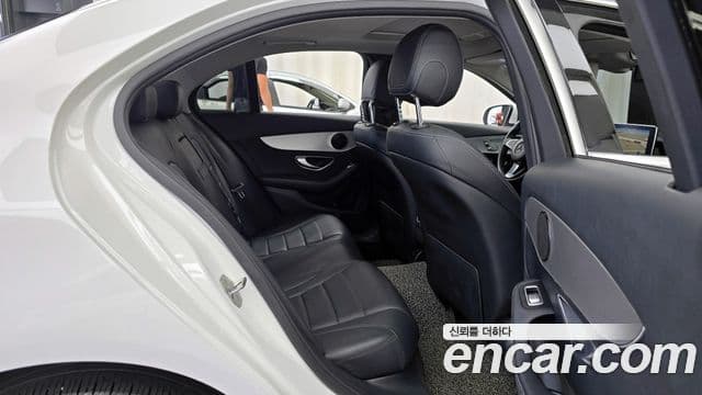 Mercedes-Benz C-Class 2018 — фото 12 из 20