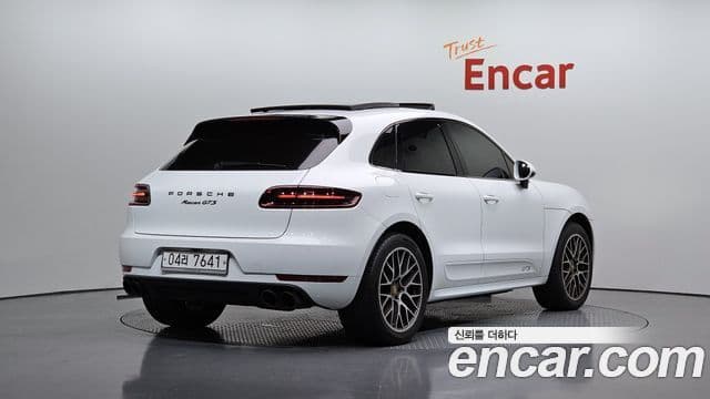 Porsche Macan 2018 — Şəkil 1/20