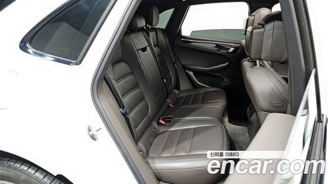 Porsche Macan 2018 — Şəkil 12/20