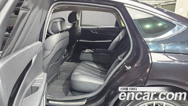 Genesis Electrified G80 2022 — Şəkil 12/20