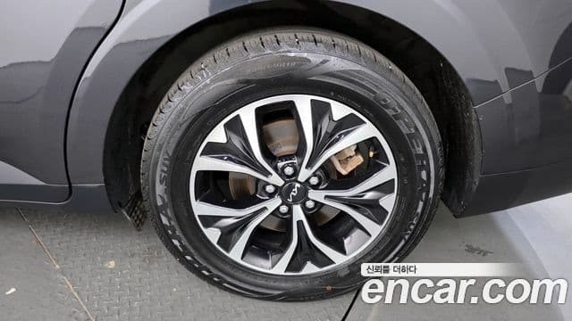 Kia Carnival 2021 — фото 5 из 20