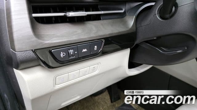 Kia Carnival 2021 — фото 14 из 20