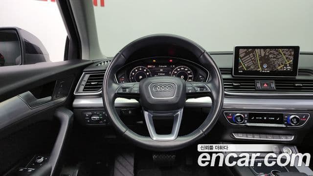Audi Q5 2020 — ფოტო 13/20