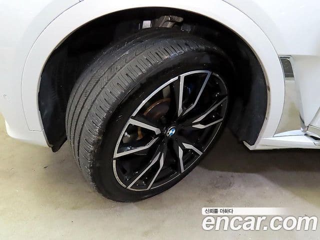 BMW X7 2022 — фото 20 из 20