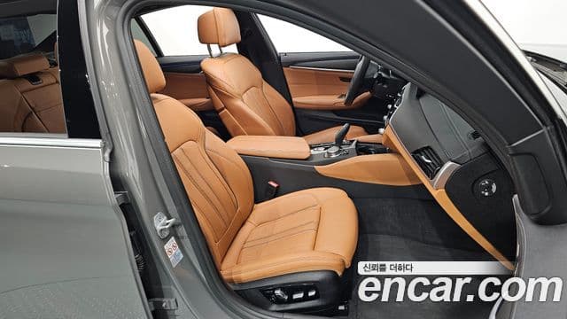 BMW 5 Series 2021 — ფოტო 10/20