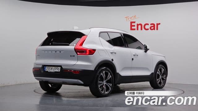 Volvo XC40 2021 — Şəkil 2/20