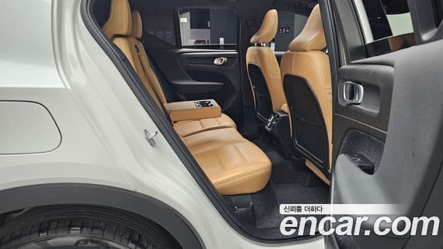 Volvo XC40 2021 — Şəkil 12/20