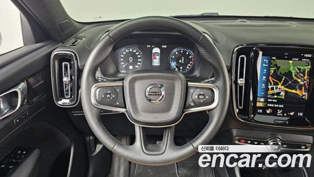 Volvo XC40 2021 — Şəkil 13/20