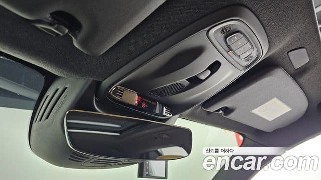 Volvo XC40 2021 — Şəkil 17/20