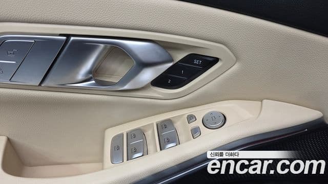 BMW 3 Series 2022 — фото 18 из 20