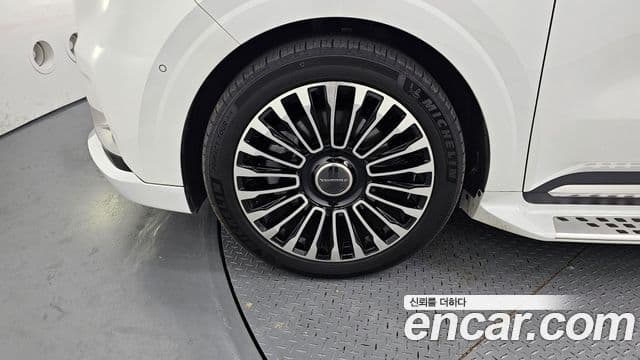 Kia Carnival 2023 — фото 5 из 20