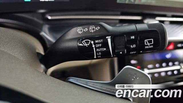 Kia Carnival 2023 — ფოტო 17/20