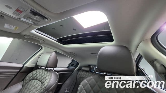 Kia Stinger 2022 — фото 12 из 20